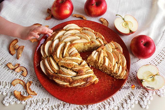 Диетический пирог с яблоками